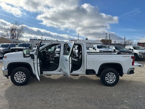 Used 2022 Chevrolet Silverado 3500 LTZ w/ LTZ Convenience Package image 25