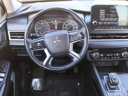 Used 2022 Mitsubishi Outlander SE image 20