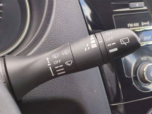 Used 2017 Nissan Rogue S image 23