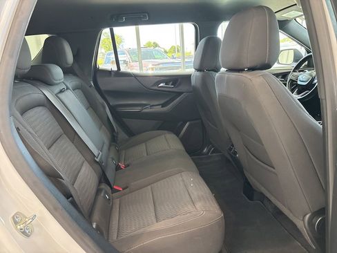 Used 2025 Chevrolet Equinox LT AWD/4WD image 17