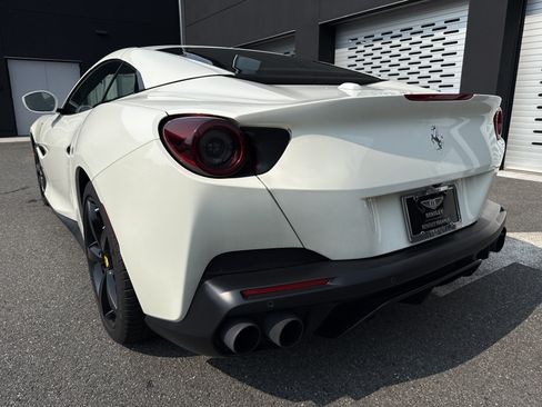 Used 2019 Ferrari Portofino RWD image 26