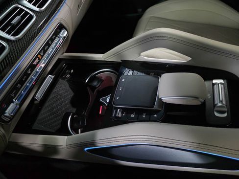 Used 2024 Mercedes-Benz GLS 63 AMG 4MATIC image 30