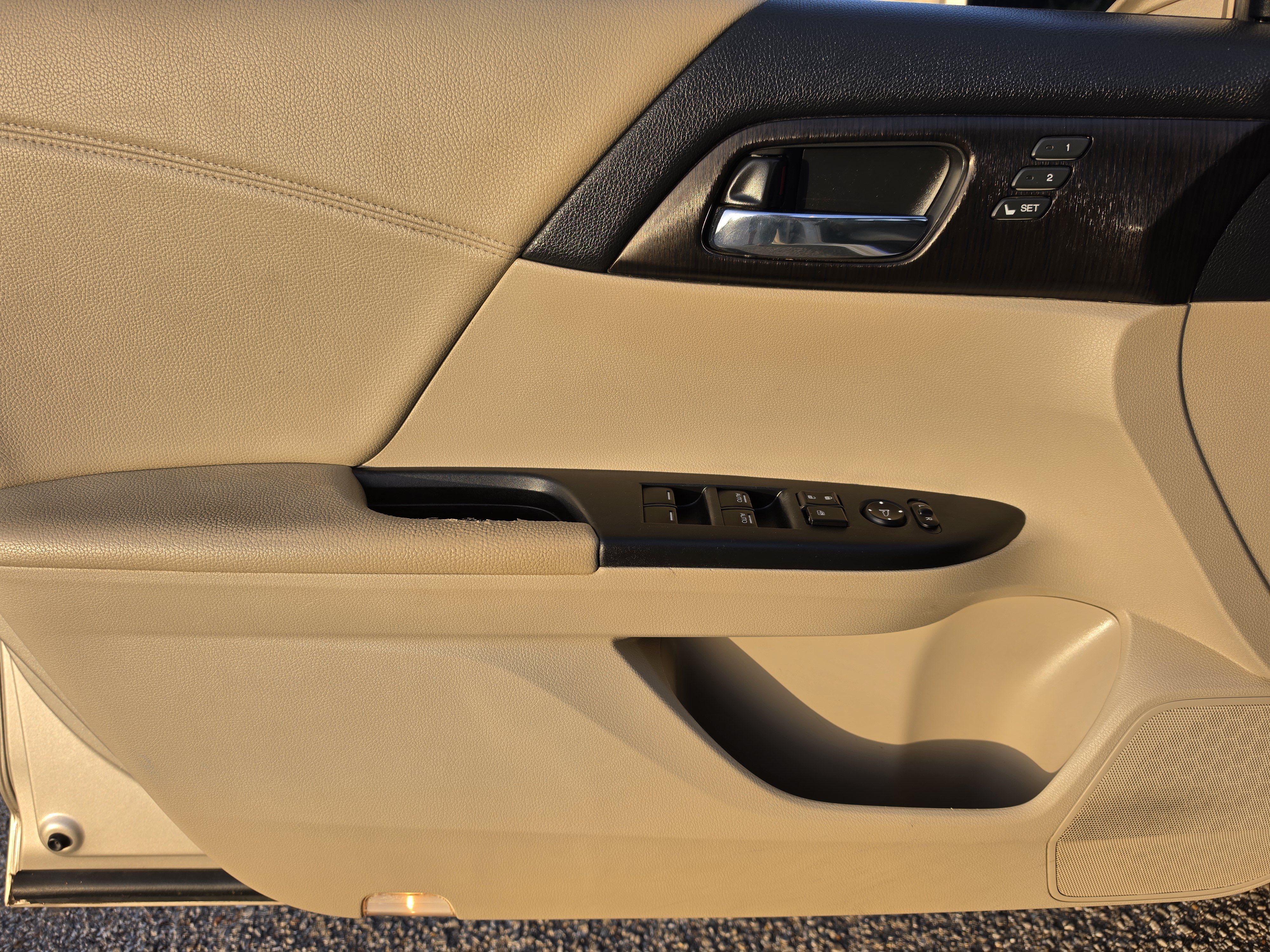 Used 2015 Honda Accord EX-L image 22