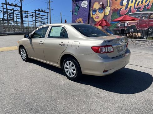 Used 2013 Toyota Corolla L FWD image 3