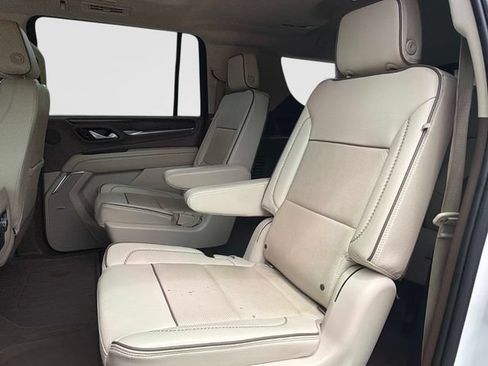 Used 2022 GMC Yukon XL Denali w/ Advanced Technology Package AWD/4WD image 16
