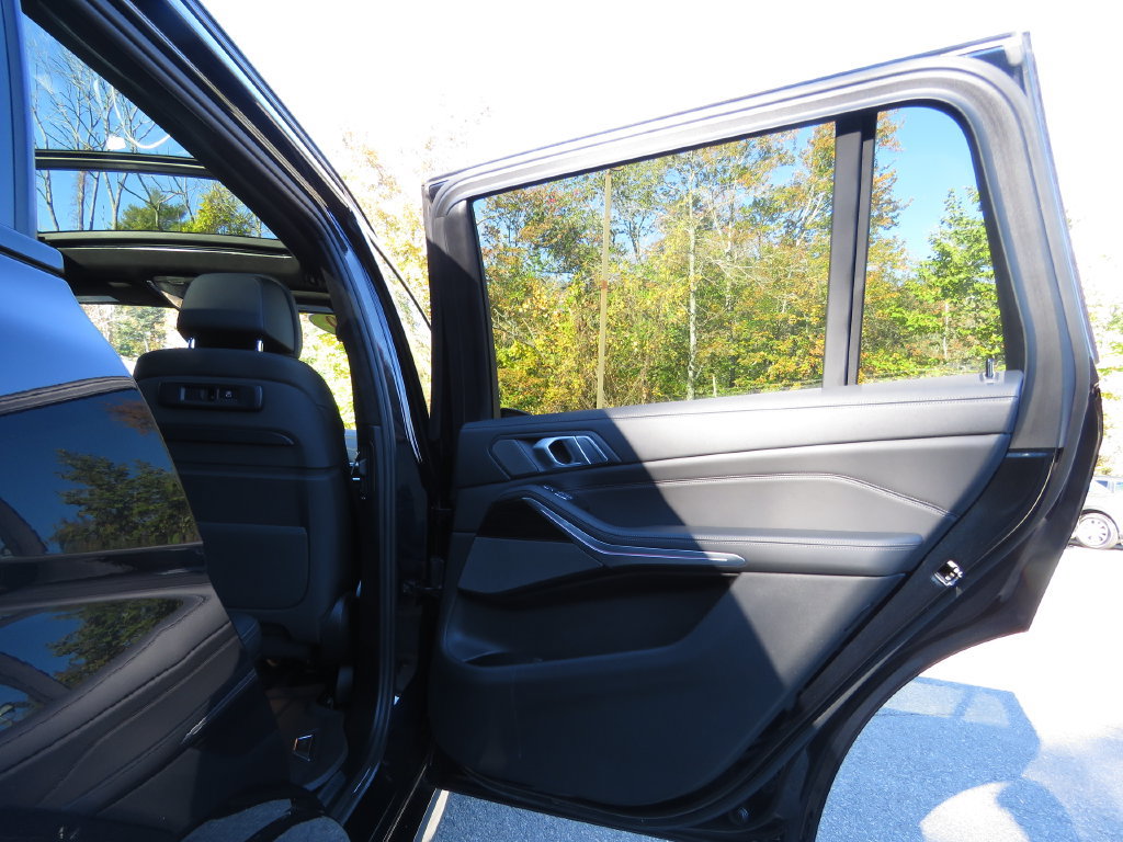Used 2019 BMW X7 xDrive40i w/ Premium Package AWD/4WD image 15