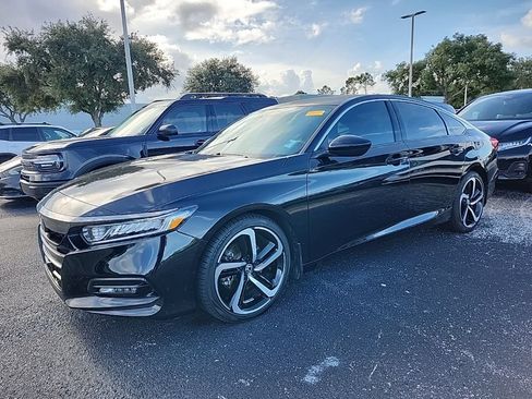 Used 2018 Honda Accord Sport image 9