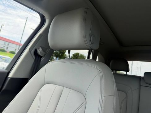 Used 2022 Audi Q5 2.0T Premium w/ Convenience Package AWD/4WD image 24