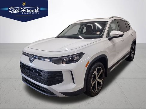 New 2026 Volkswagen Tiguan SE image 1