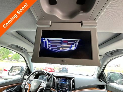Used 2020 Cadillac Escalade Premium Luxury AWD/4WD image 25