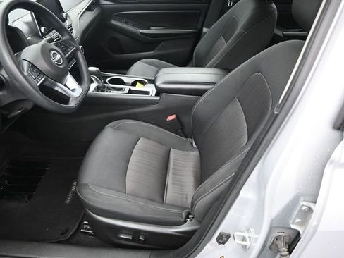Used 2024 Nissan Altima 2.5 SV image 24