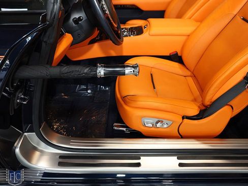 Used 2017 Rolls-Royce Dawn Convertible image 18