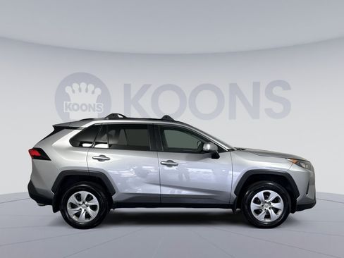 Used 2021 Toyota RAV4 LE AWD/4WD image 8