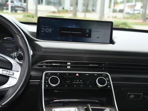 Used 2024 Genesis GV80 2.5T AWD/4WD image 17