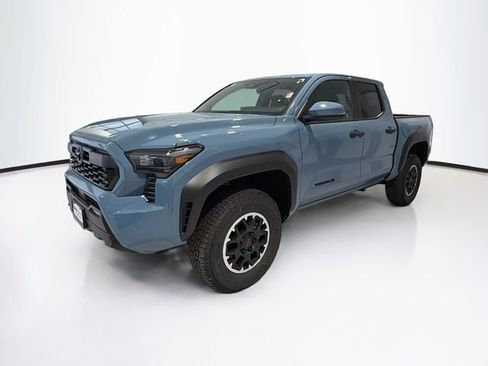 Used 2026 Toyota Tacoma TRD Off-Road w/ TRD Off Road Upgrade Package AWD/4WD image 3