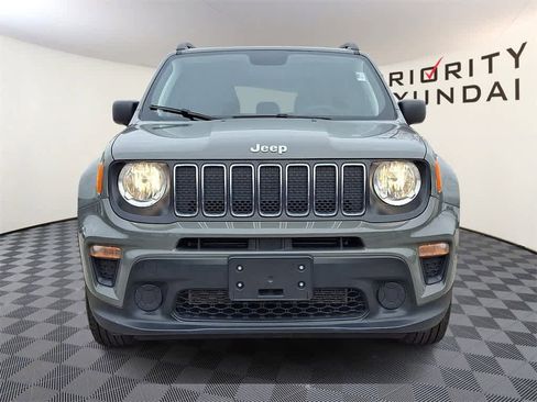 Used 2020 Jeep Renegade Sport w/ Sport Appearance Group image 2