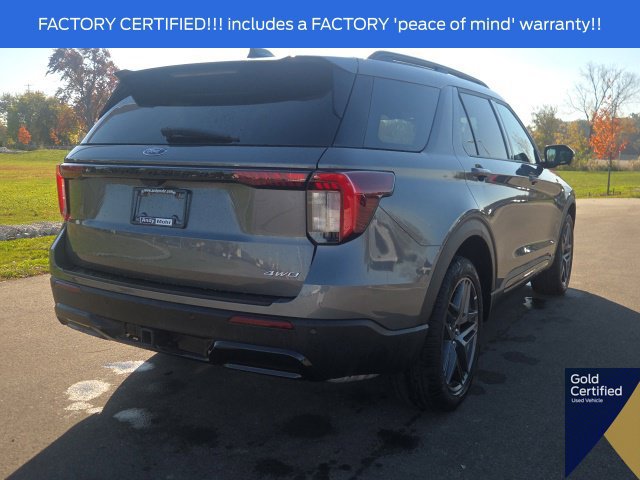 Used 2025 Ford Explorer ST-Line w/ ST-Line Street Pack AWD/4WD image 9