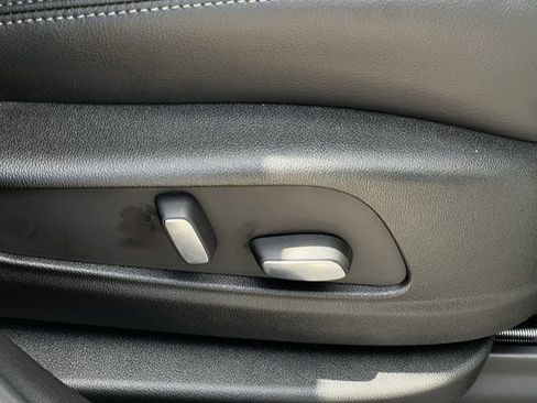 New 2025 Cadillac XT6 Luxury image 25