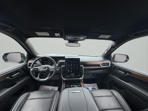 Used 2025 GMC Yukon Denali image 2