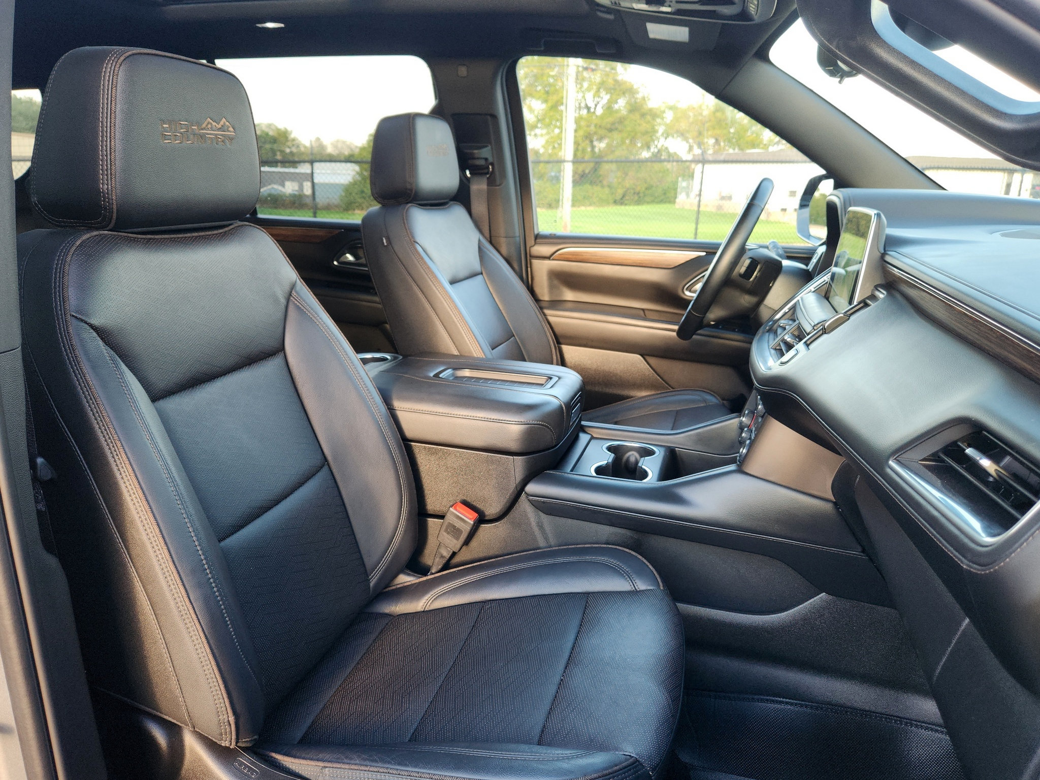 Used 2024 Chevrolet Suburban High Country AWD/4WD image 47