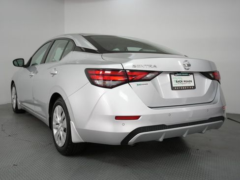 Used 2020 Nissan Sentra S image 7