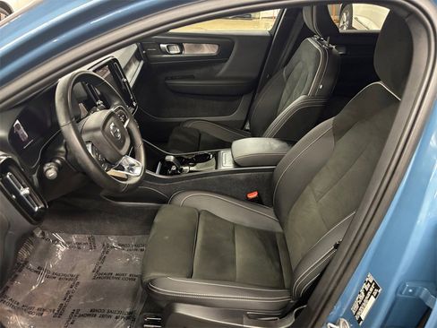 Certified 2023 Volvo C40 P8 Recharge Ultimate image 10