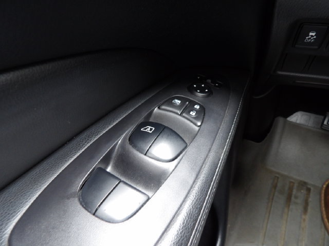 Used 2019 Nissan Pathfinder S AWD/4WD image 25