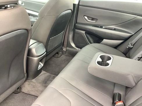 Used 2024 Hyundai Elantra SEL w/ Convenience Package image 21