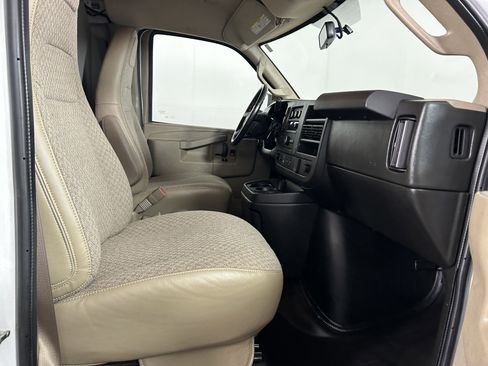 Used 2021 Chevrolet Express 2500 w/ Driver Convenience Package image 26
