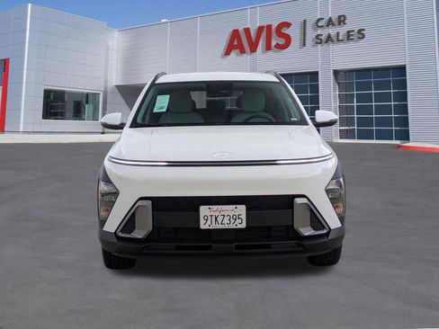 Used 2025 Hyundai Kona SEL FWD image 2
