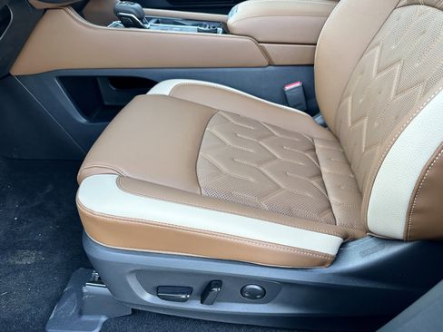 New 2026 Nissan Pathfinder Platinum image 25