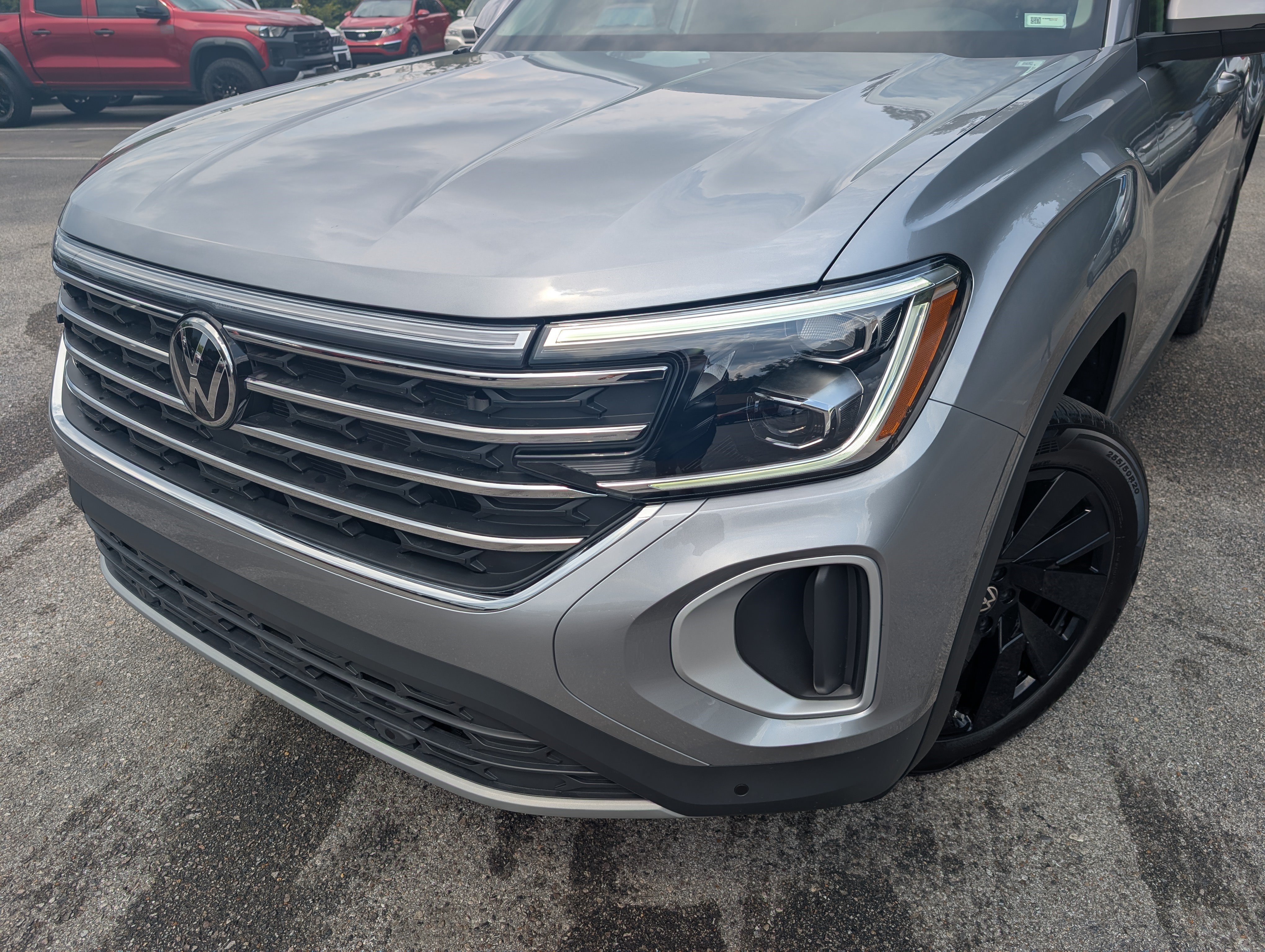 Used 2026 Volkswagen Atlas SE w/ Black Wheel Package FWD image 13