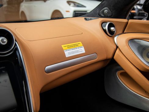 Used 2023 McLaren GT RWD image 33