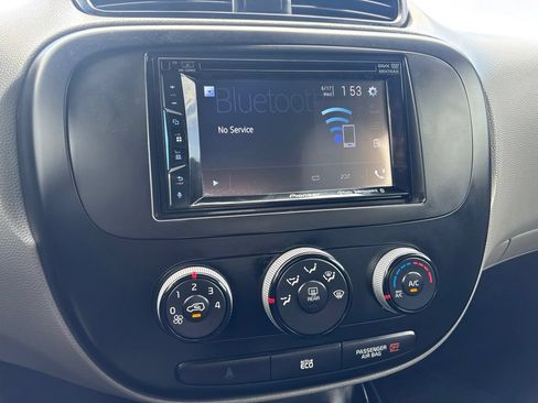 Used 2015 Kia Soul + FWD image 24
