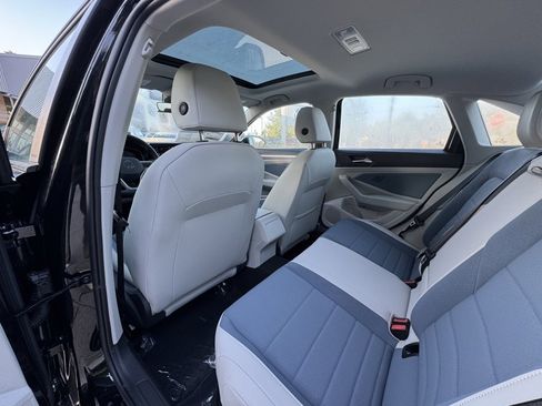 New 2025 Volkswagen Jetta SE image 23