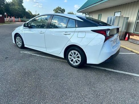 Used 2019 Toyota Prius LE FWD image 8