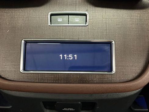 Used 2025 Lincoln Navigator L Reserve AWD/4WD image 37