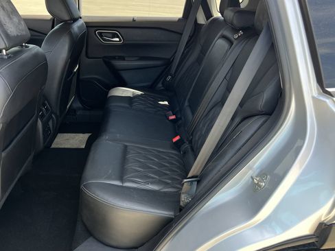 Used 2021 Nissan Rogue Platinum FWD image 12