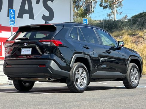 Used 2025 Toyota RAV4 XLE w/ Weather Package FWD image 5