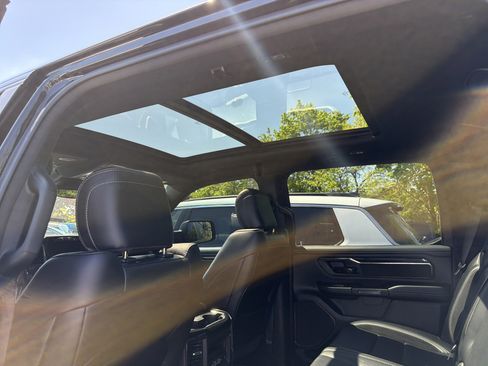 Certified 2022 RAM 1500 Laramie AWD/4WD image 14