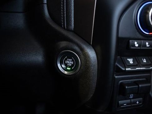 Used 2022 Chevrolet Silverado 2500 High Country w/ Technology Package image 27