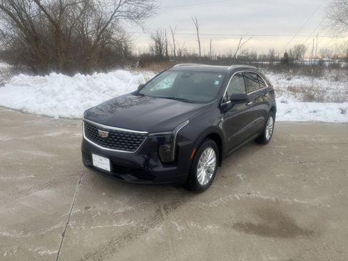Used 2024 Cadillac XT4 Luxury w/ Cold Weather Package image 1