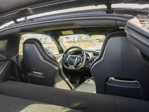 Used 2018 Chevrolet Corvette Stingray Coupe w/ 1LT image 20