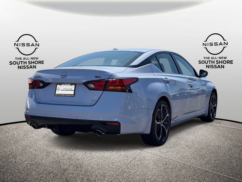 Certified 2025 Nissan Altima 2.5 SR w/ SR Premium Package FWD image 5