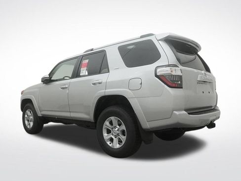 Used 2022 Toyota 4Runner SR5 Premium w/ Moonroof Package AWD/4WD image 25