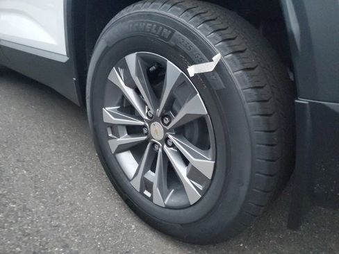 New 2026 Chevrolet Equinox LT image 6