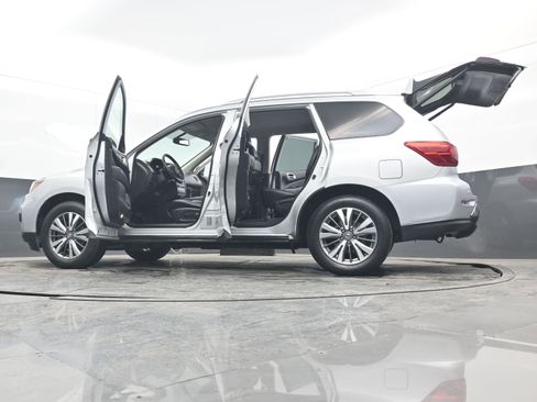 Used 2020 Nissan Pathfinder SL image 41