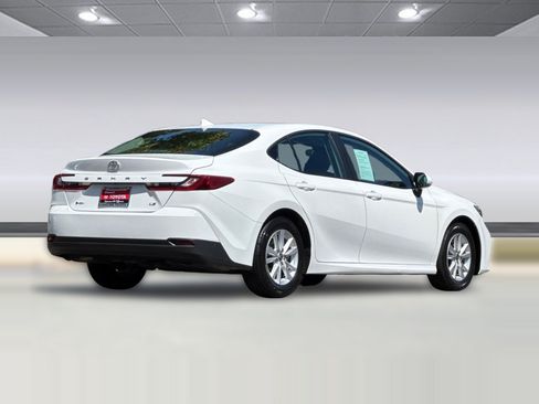 Used 2025 Toyota Camry LE FWD image 9