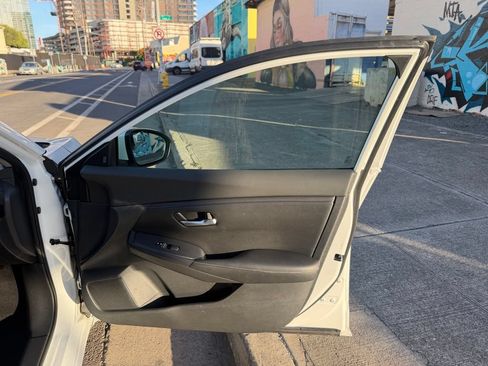 Used 2020 Nissan Sentra SV FWD image 8
