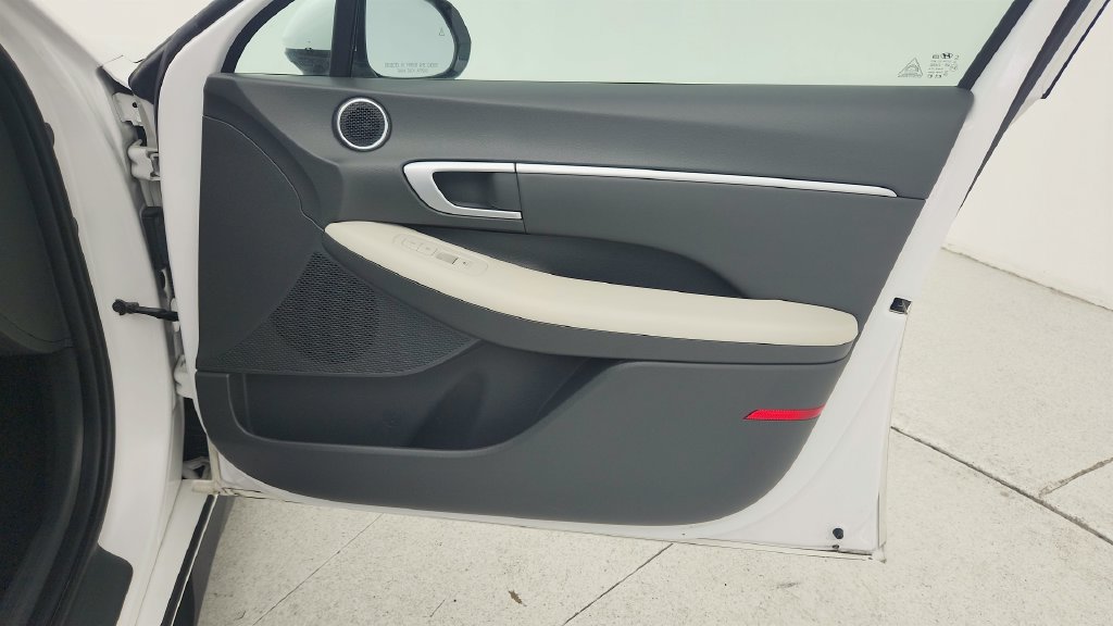 Used 2025 Hyundai Sonata SEL FWD image 29